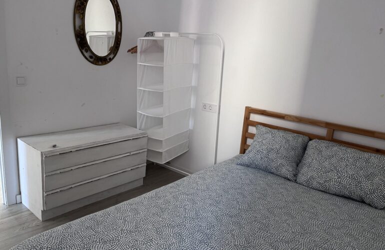 apartment for rent in valencia bedroom